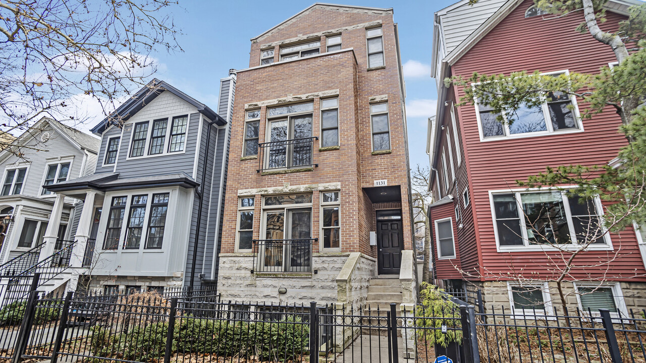 1131 W Wolfram St in Chicago, IL - Foto de edificio