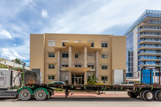 Surf Club Apartments in Surfside, FL - Building Photo - Building Photo