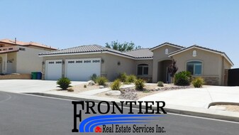2313 S Del Rosa Dr in Ridgecrest, CA - Building Photo