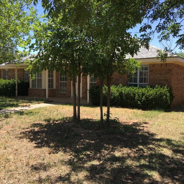6333 9th St in Lubbock, TX - Building Photo