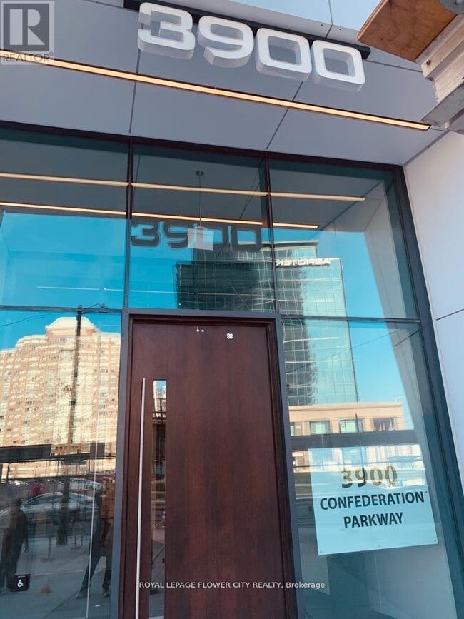 3900 Confederation Pkwy in Mississauga, ON - Building Photo - Building Photo