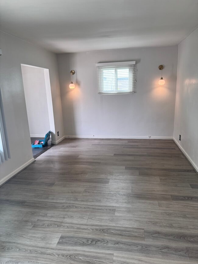 617 1/2 Manchester Ter in Inglewood, CA - Building Photo - Building Photo