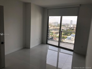 1010 SW 2nd Ave, Unit 1810 in Miami, FL - Building Photo - Building Photo