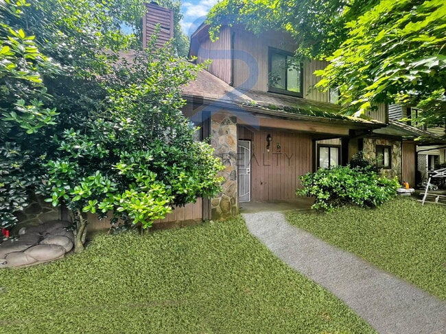 5802 Trent Walk Dr in Stonecrest, GA - Building Photo - Building Photo