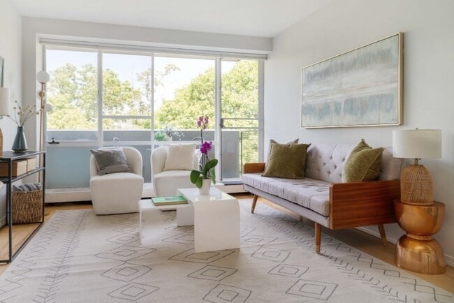 7 Concord Ave, Unit 704