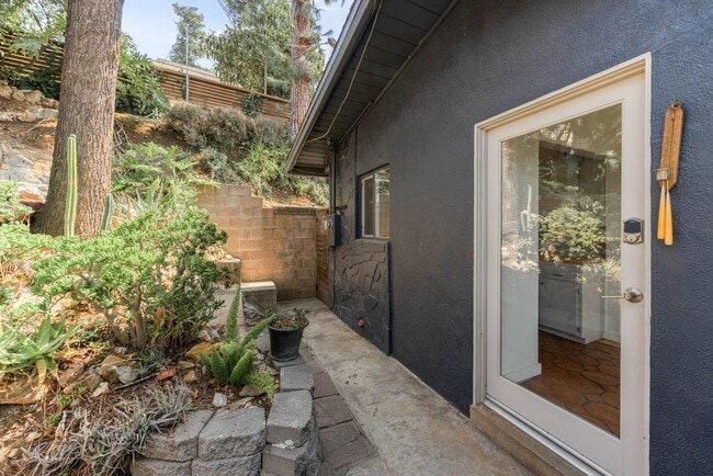 6335 Longview Ave in Los Angeles, CA - Building Photo - Building Photo