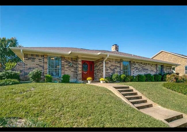 3009 Apple Valley Dr