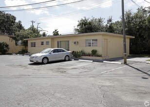 6300 Miramar Pkwy in Miramar, FL - Foto de edificio - Building Photo