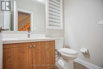 16 Mack Clement Ln in Richmond Hill, ON - Building Photo - Building Photo