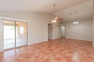 1604 S 80th Ln in Phoenix, AZ - Building Photo - Building Photo