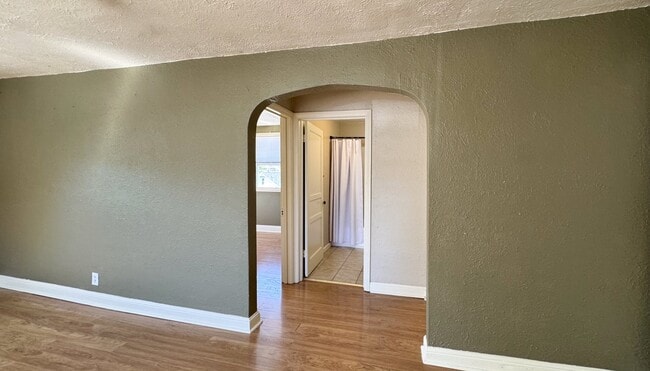 321 S Walnut St in Huntington, WV - Building Photo - Building Photo