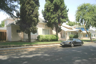 141-159 N College Ave in Fresno, CA - Building Photo - Building Photo