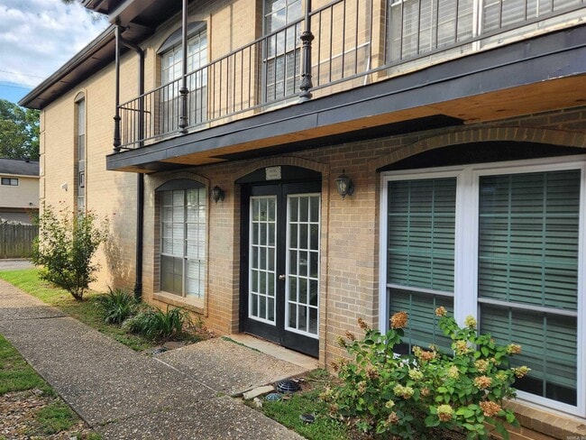 property at 1601 N Bryant St