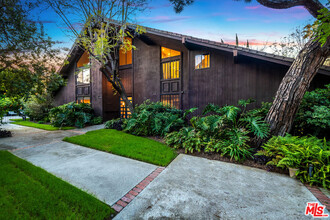 4635 Clybourn Ave in Los Angeles, CA - Building Photo - Building Photo