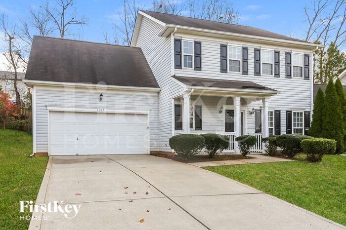 6017 Briggs Dr in Charlotte, NC - Building Photo