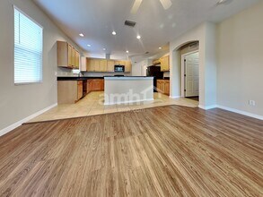 8011 Terrace Arbor Ct in Temple Terrace, FL - Building Photo - Building Photo