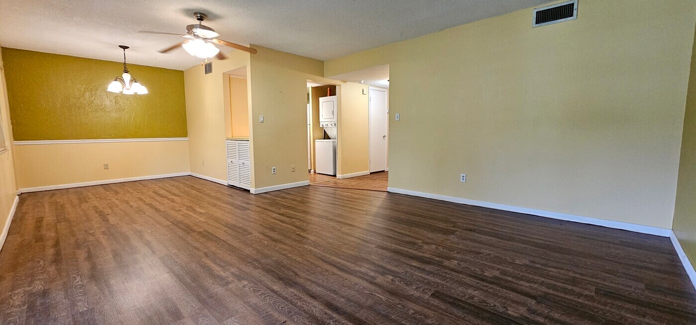 682 Midway Dr, Unit 682 B in Ocala, FL - Building Photo
