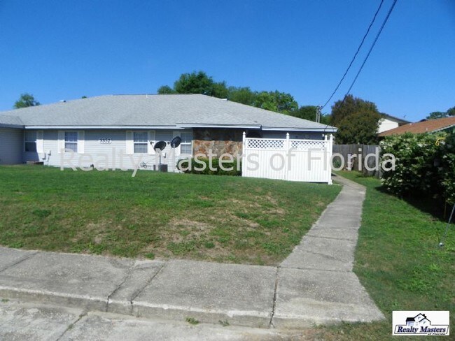 3352 Green Briar Cir in Gulf Breeze, FL - Building Photo - Building Photo