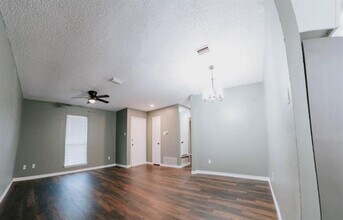 9 E Mountain Creek Ct in Grand Prairie, TX - Building Photo - Building Photo