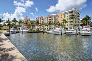 806 E Windward Way in Lantana, FL - Building Photo