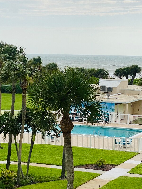 2020 N Atlantic Ave in Cocoa Beach, FL - Building Photo - Building Photo