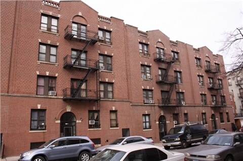 31-16 32nd St in Long Island City, NY - Foto de edificio