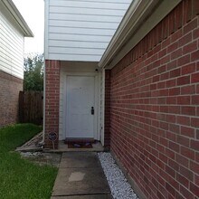 16355 San Dario Dr in Houston, TX - Foto de edificio - Building Photo