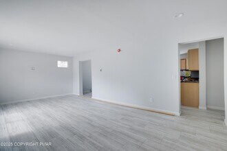 458 Country Pl Dr in Tobyhanna, PA - Building Photo - Building Photo
