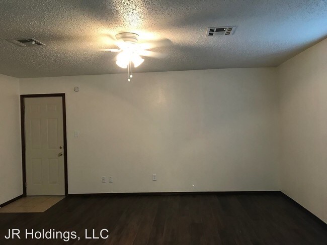 1015 N 5th St in Noble, OK - Building Photo - Building Photo