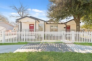 802 E 33rd St in Houston, TX - Building Photo