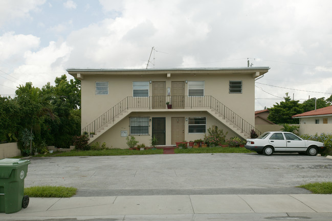 314 NW 57th Ave in Miami, FL - Foto de edificio - Building Photo