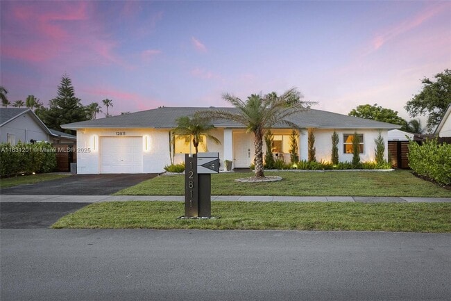 12811 SW 9th Pl in Davie, FL - Building Photo - Building Photo