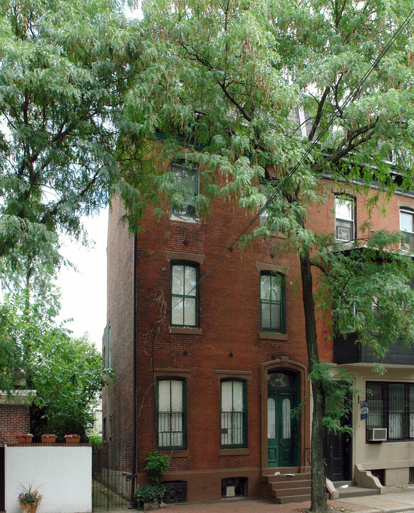 401 S 22nd St in Philadelphia, PA - Building Photo