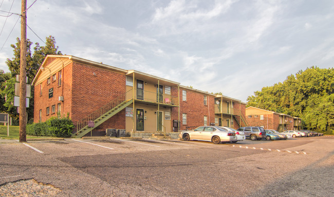 Carriage House in Memphis, TN - Building Photo - Building Photo