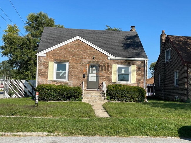 property at 3703 Towle Ave