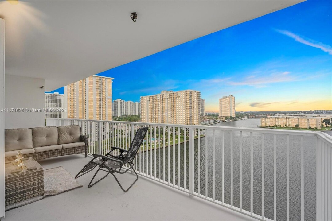 2851 NE 183rd St, Unit 1116E in Aventura, FL - Building Photo