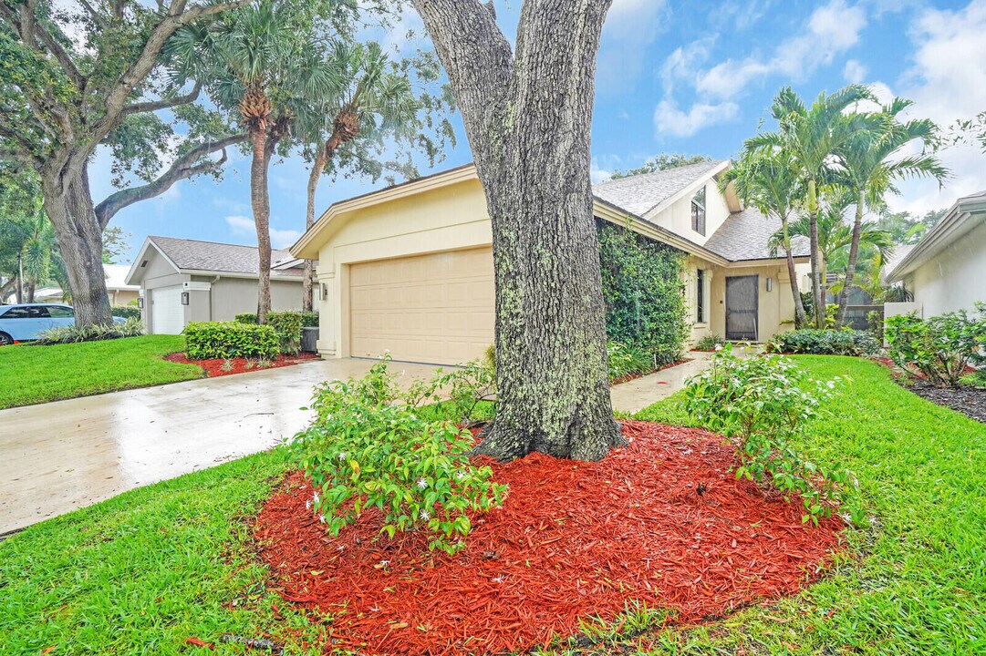 112 Inner Harbour Way in Jupiter, FL - Building Photo