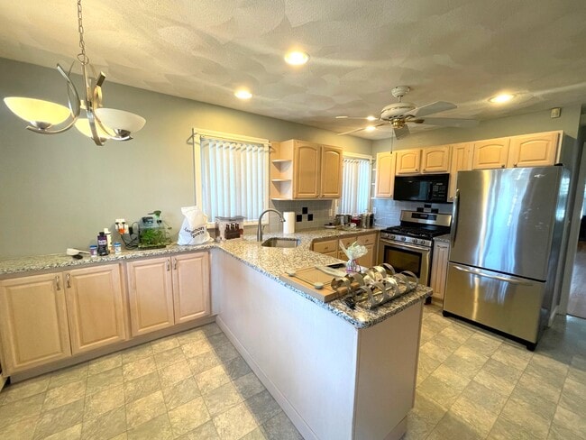 112 Boston Ave, Unit 1