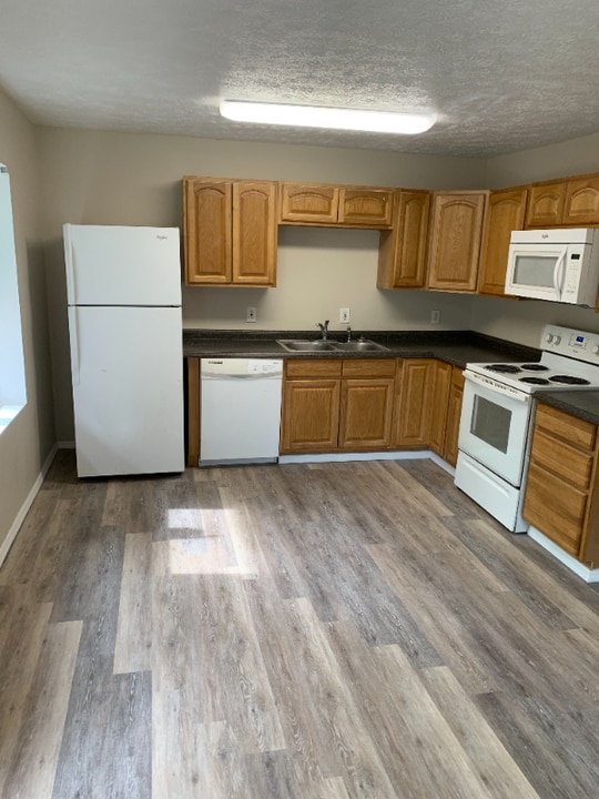 133 N Jefferson Ave in Canonsburg, PA - Building Photo