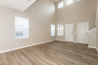 914 Lake Shore Ranch Dr in Seffner, FL - Building Photo - Building Photo