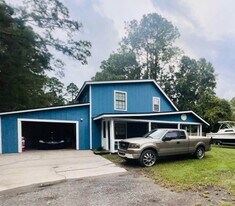302 Bernard Rd in Jacksonville, FL - Building Photo
