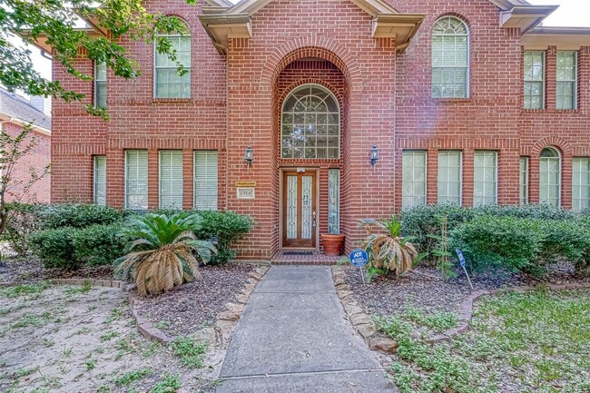 property at 6806 Rhodes Ct