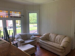 854-56 Lancaster Ave-Unit -Apt 1 in Syracuse, NY - Building Photo - Building Photo