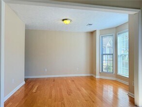 975 Brushy Creek Ct in Suwanee, GA - Building Photo - Building Photo