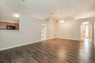 5051 Preserve Blvd in St. Cloud, FL - Foto de edificio - Building Photo