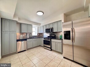 1136 Mt Vernon St in Philadelphia, PA - Building Photo - Building Photo