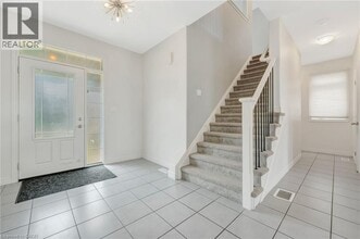 118 Elmbank Trail in Kitchener, ON - Building Photo - Building Photo