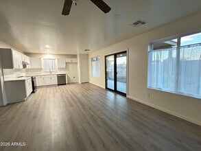 10542 W Alvarado Rd in Avondale, AZ - Building Photo - Building Photo