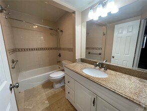 4210 E 5th St in Long Beach, CA - Building Photo - Building Photo