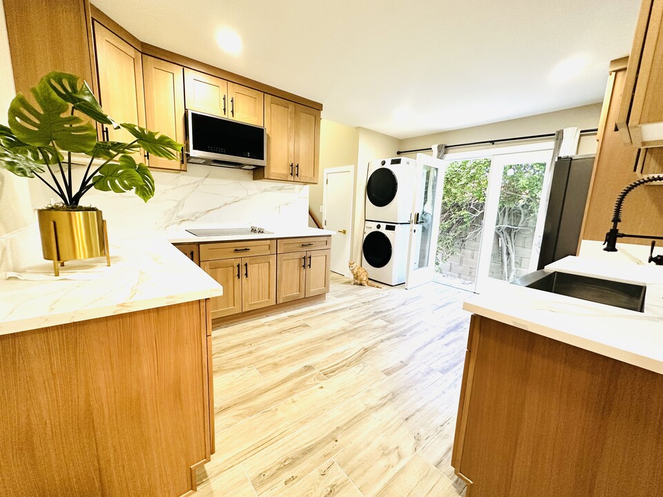 9382 Bixby Ave in Garden Grove, CA - Building Photo